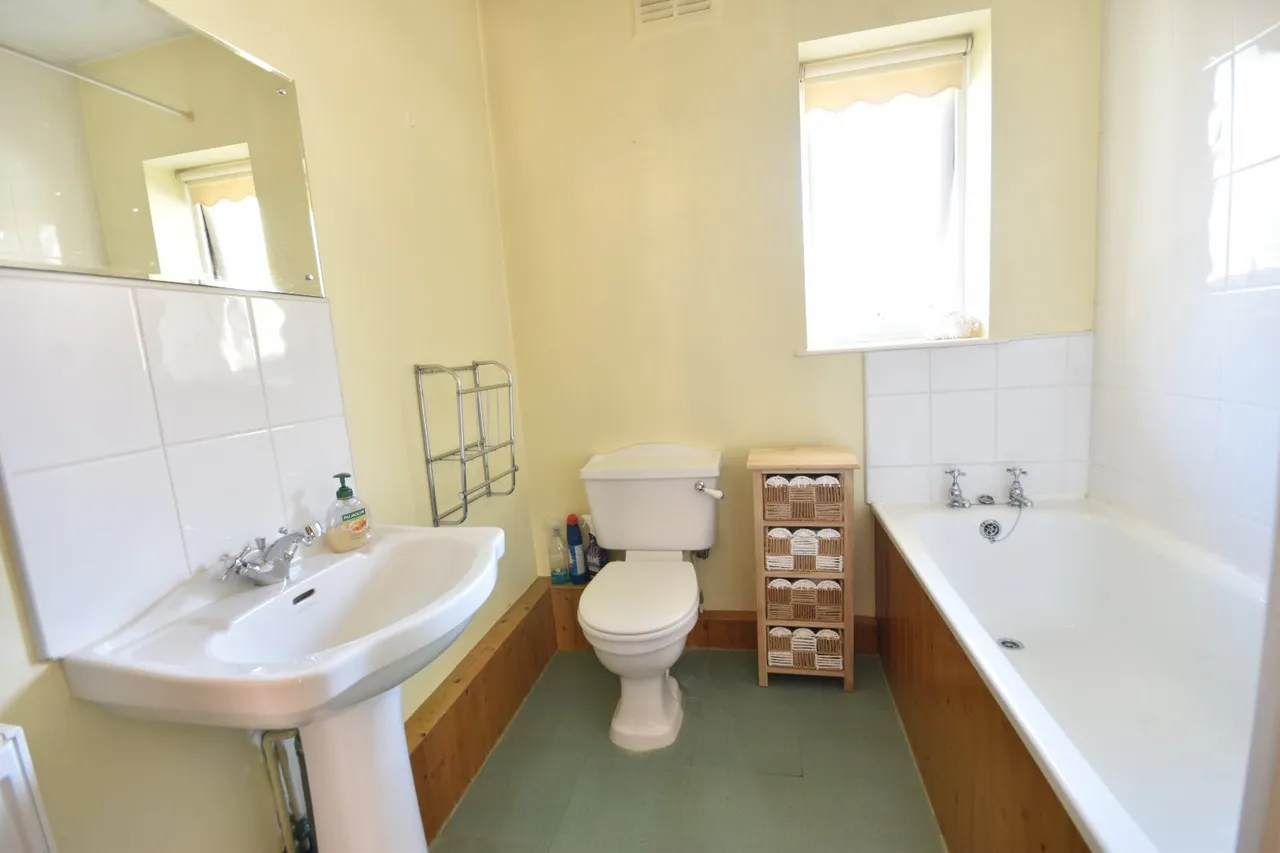 Meadowcroft Close, Horley, RH6, photo 9