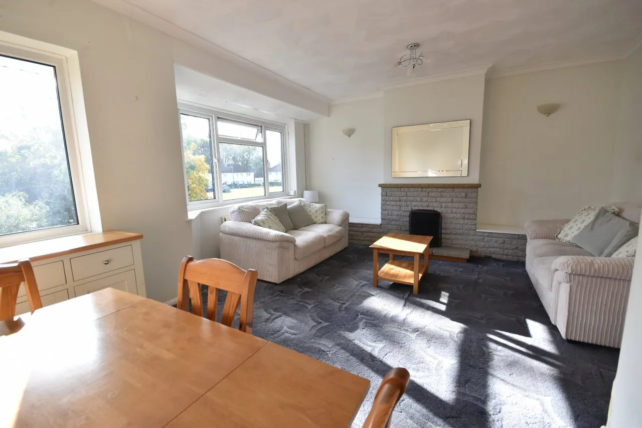 Meadowcroft Close, Horley, RH6, photo 2