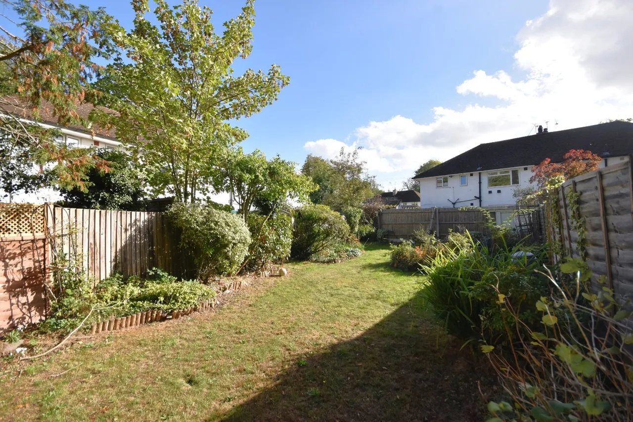 Meadowcroft Close, Horley, RH6, photo 11