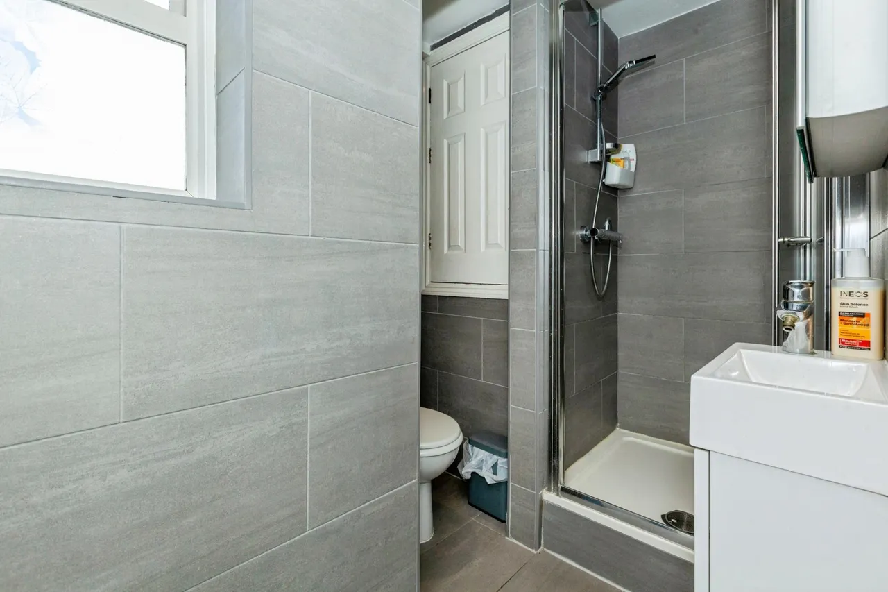 Wood Close, Windsor, SL4, photo 11