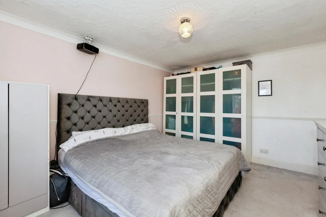 Wood Close, Windsor, SL4, photo 12
