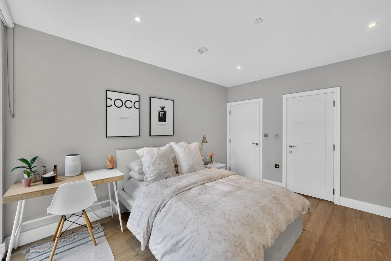 Plough Lane, London, SW17, photo 6