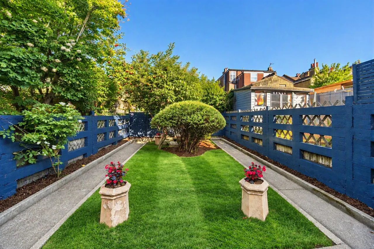 Abernethy Road, Hither Green, SE13, photo 2