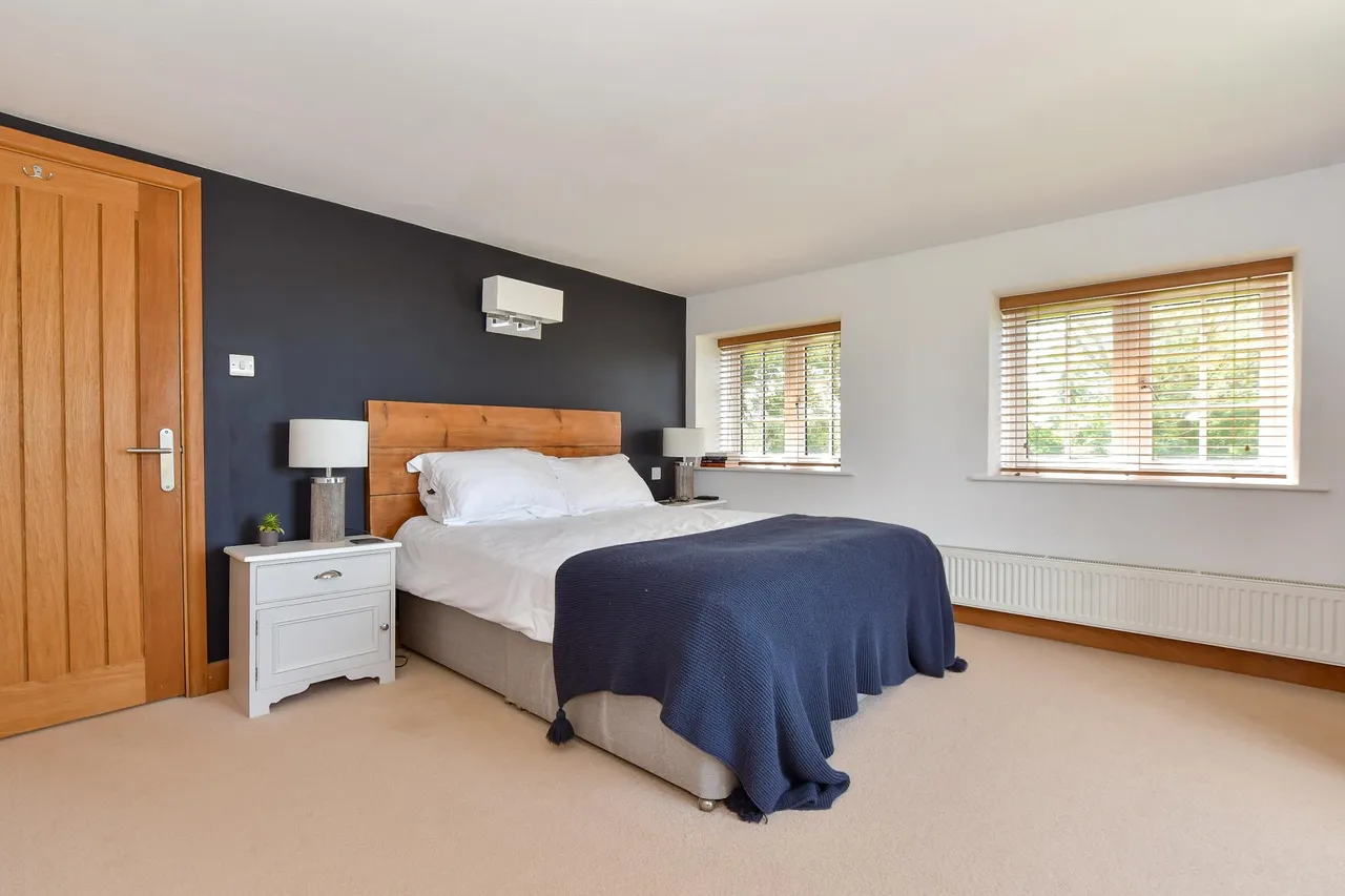 Brighstone, PO30, photo 12