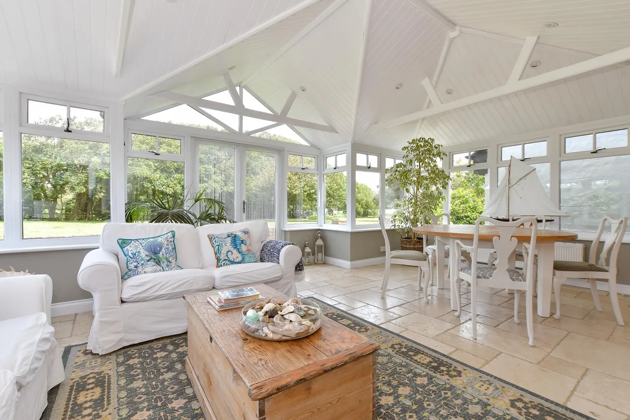 Brighstone, PO30, photo 8