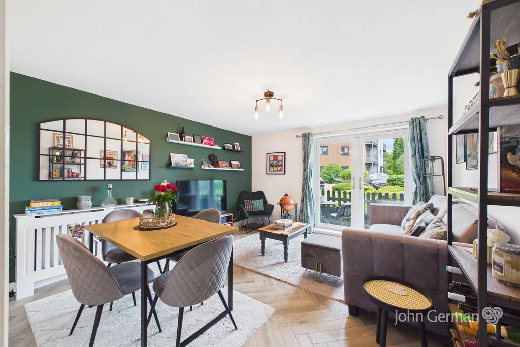 2 bed flat for sale, Strawberry Lane, Lichfield