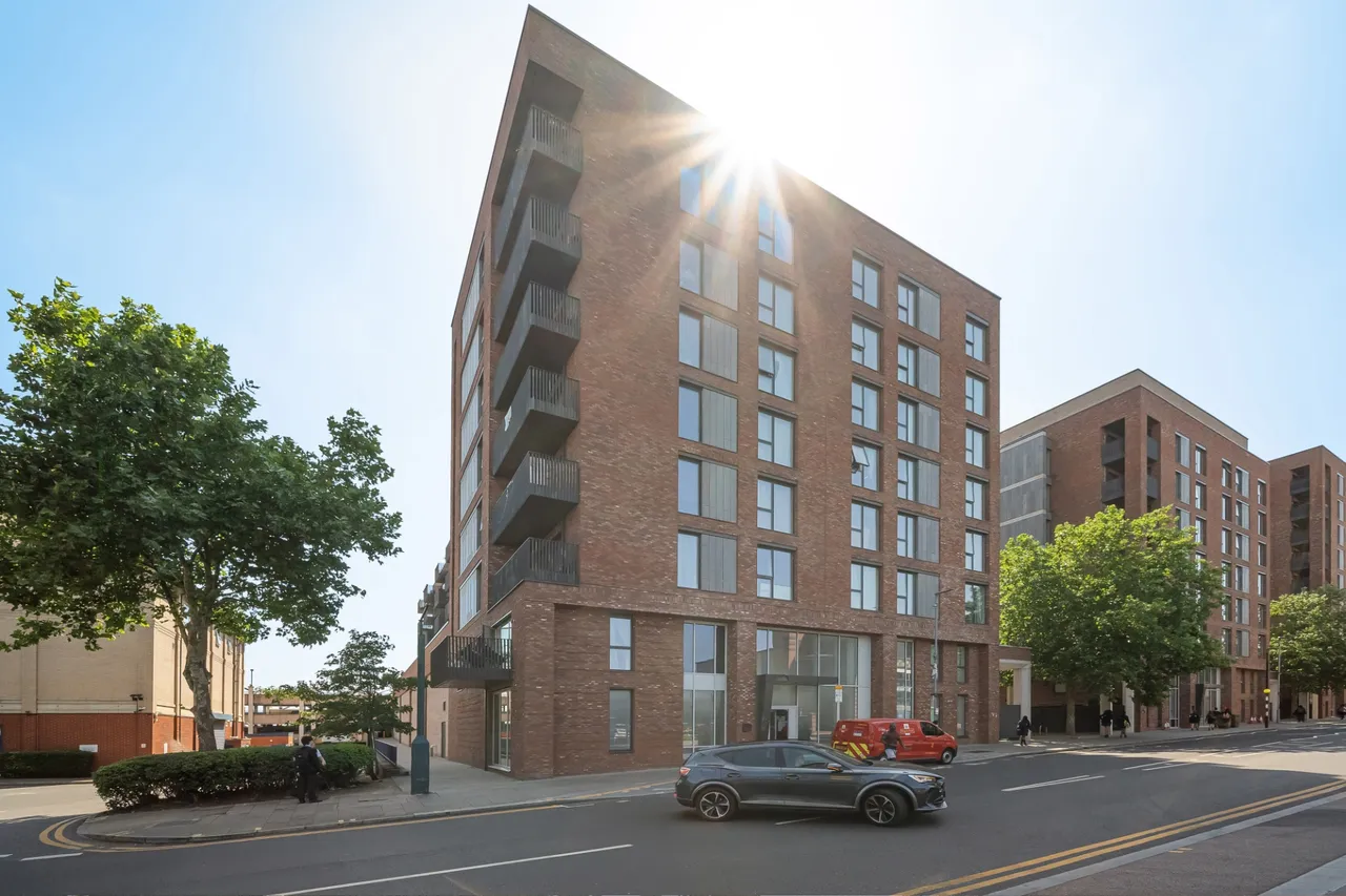 3 bed property for sale — Regal Walk, Bexleyheath, DA6 7BE