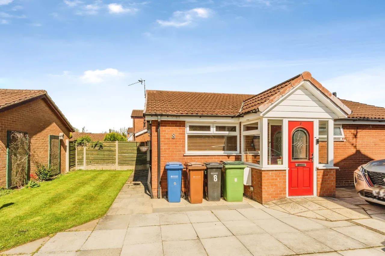 2 bed house for sale — Edenbridge Road, Cheadle Hulme, Cheadle, Greater Manchester, SK8