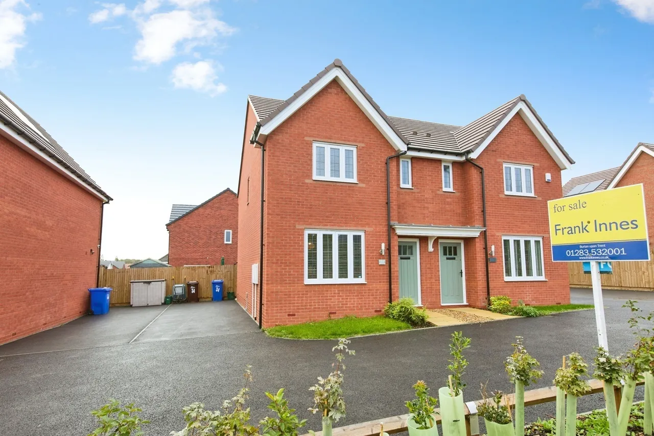 3 bed house for sale, Violet Rise, Anslow, DE13