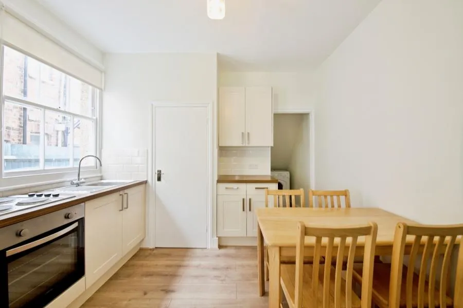 Squires Lane, London, N3, photo 8