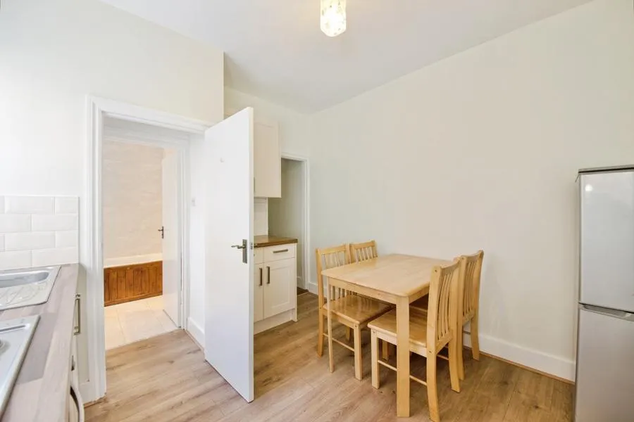 Squires Lane, London, N3, photo 17