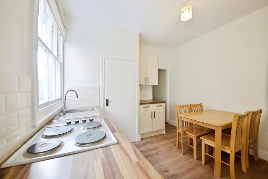 Squires Lane, London, N3, photo 12