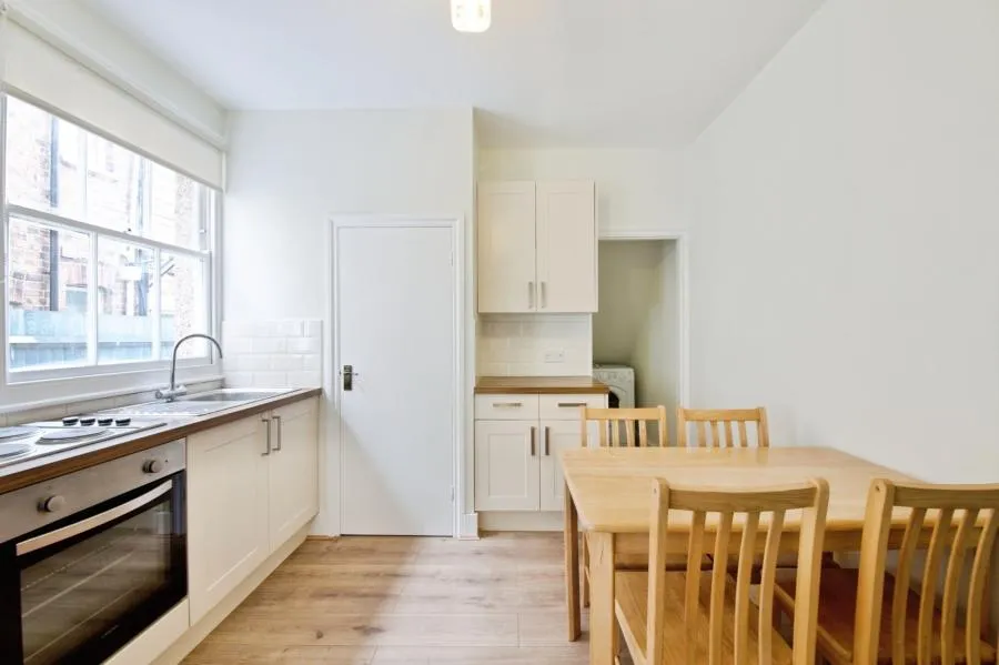 Squires Lane, London, N3, photo 9