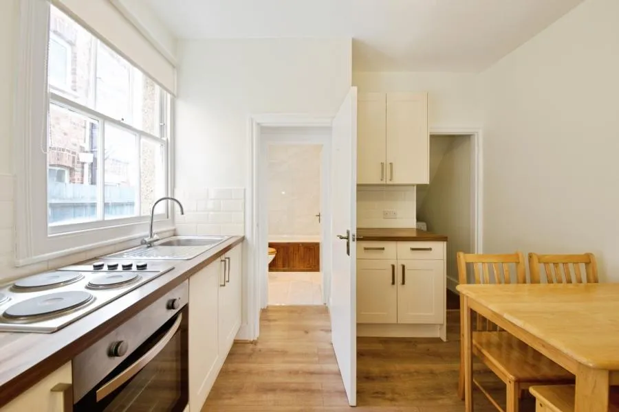 Squires Lane, London, N3, photo 15