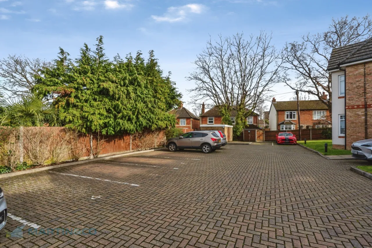 College Road, Woking, Surrey, photo 10