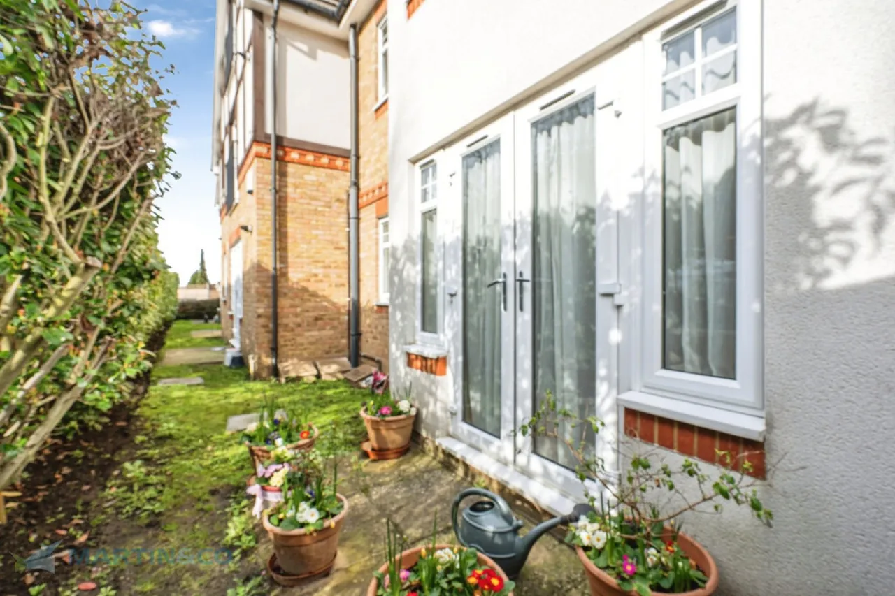 College Road, Woking, Surrey, photo 9