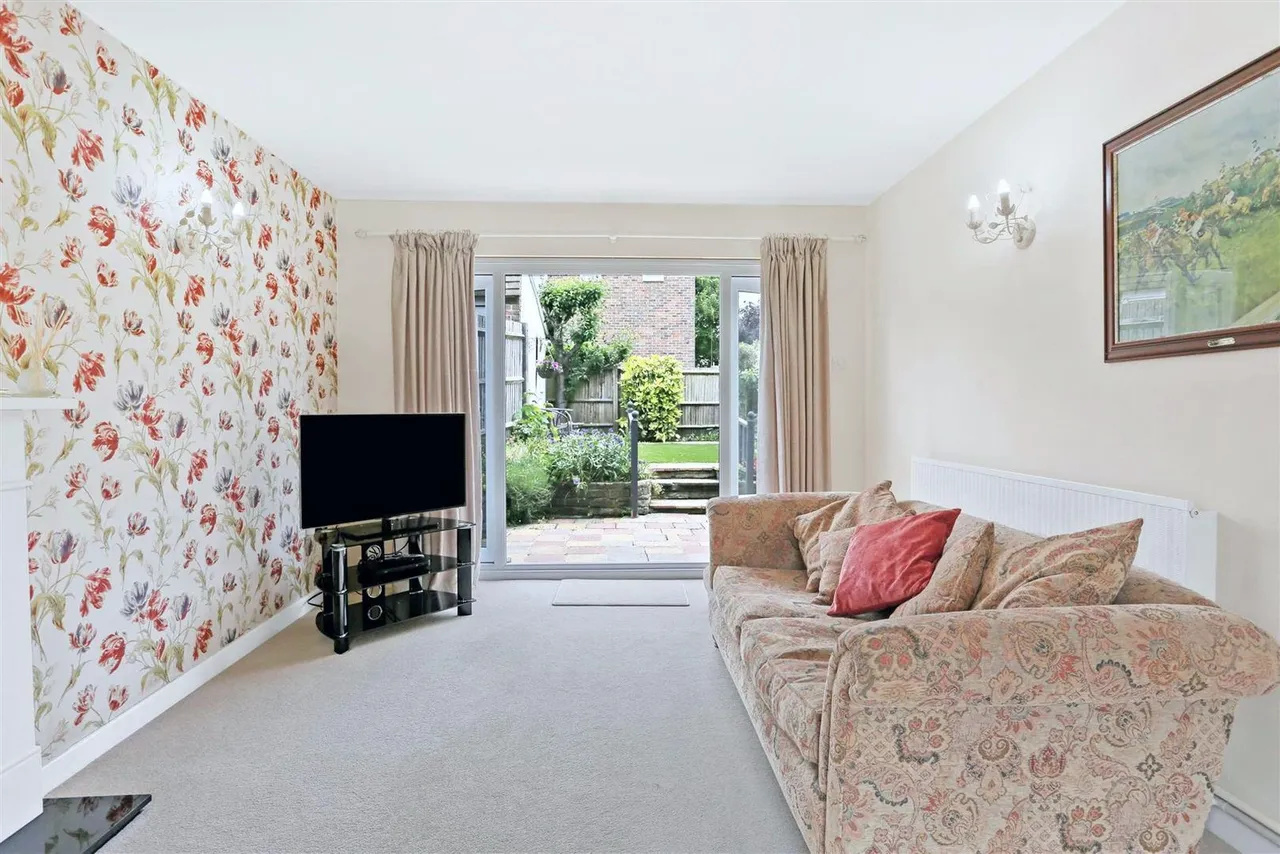 Courtlands Crescent, Banstead, SM7 2PL, photo 7