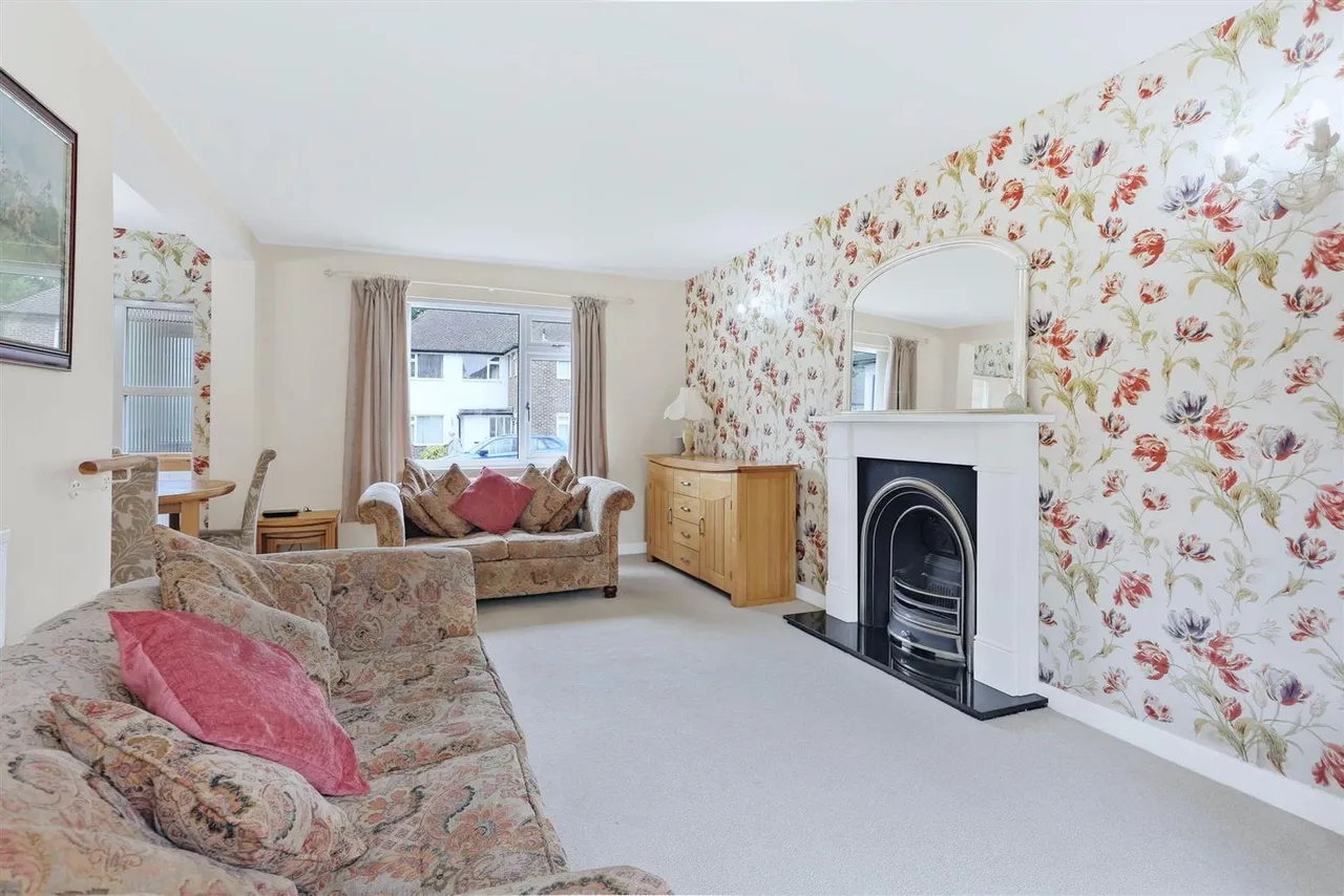 Courtlands Crescent, Banstead, SM7 2PL, photo 4