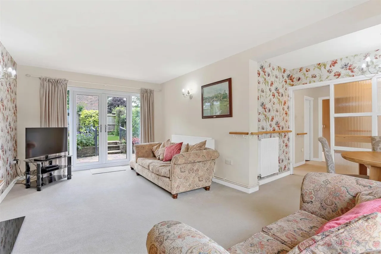 Courtlands Crescent, Banstead, SM7 2PL, photo 6