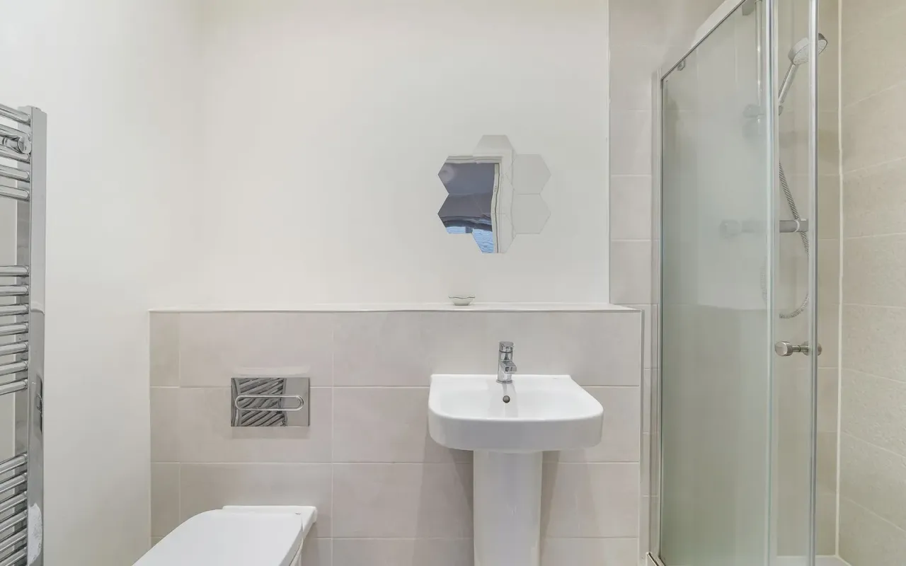Galatea Way, Epsom, KT19, photo 7