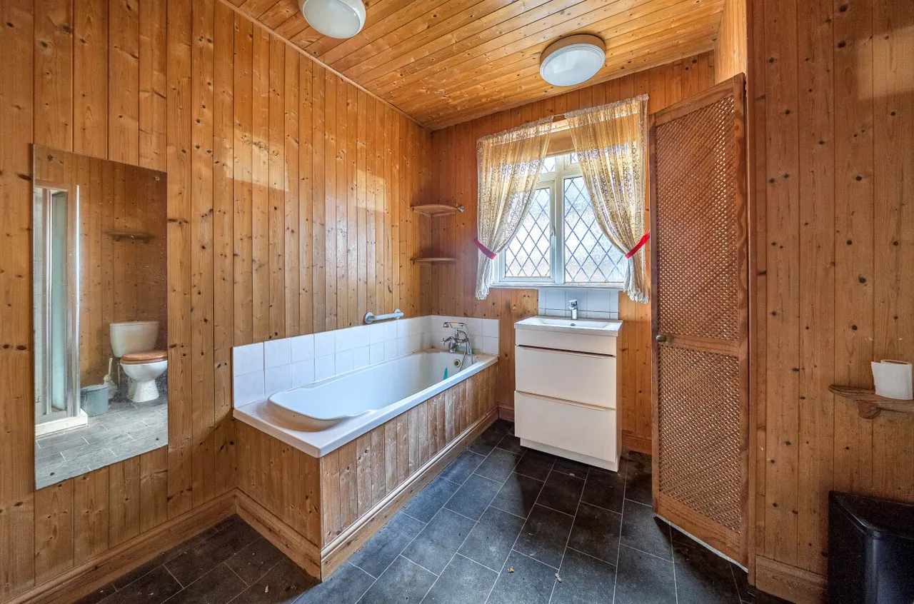 Maylands Road, Bedhampton, PO9, photo 9