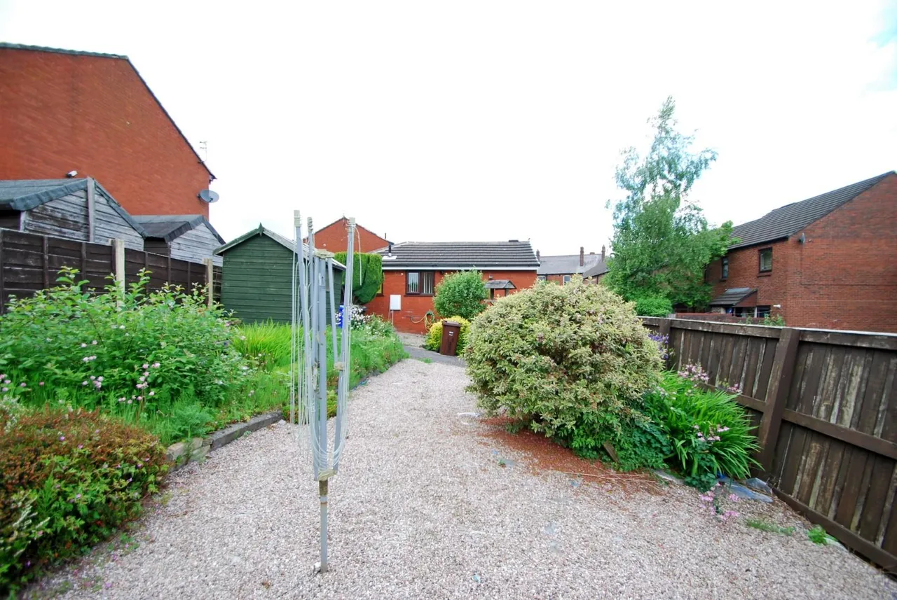 Myrtle Gardens, Bury, Greater Manchester, BL9 7DN, photo 6