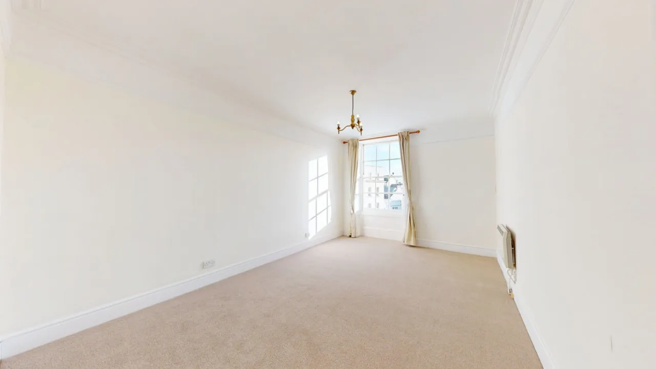 Wellington Street, 6 Wellington Street, Cheltenham, Gloucestershire, photo 3