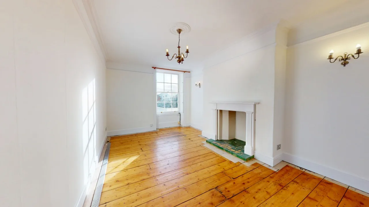 Wellington Street, 6 Wellington Street, Cheltenham, Gloucestershire, photo 11