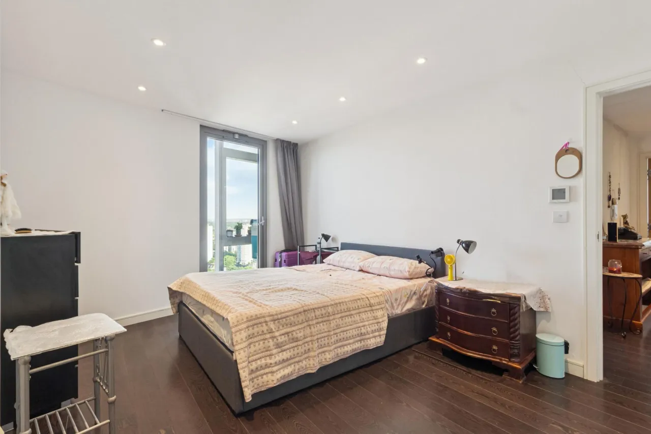 Ealing Road, Brentford, TW8, photo 12