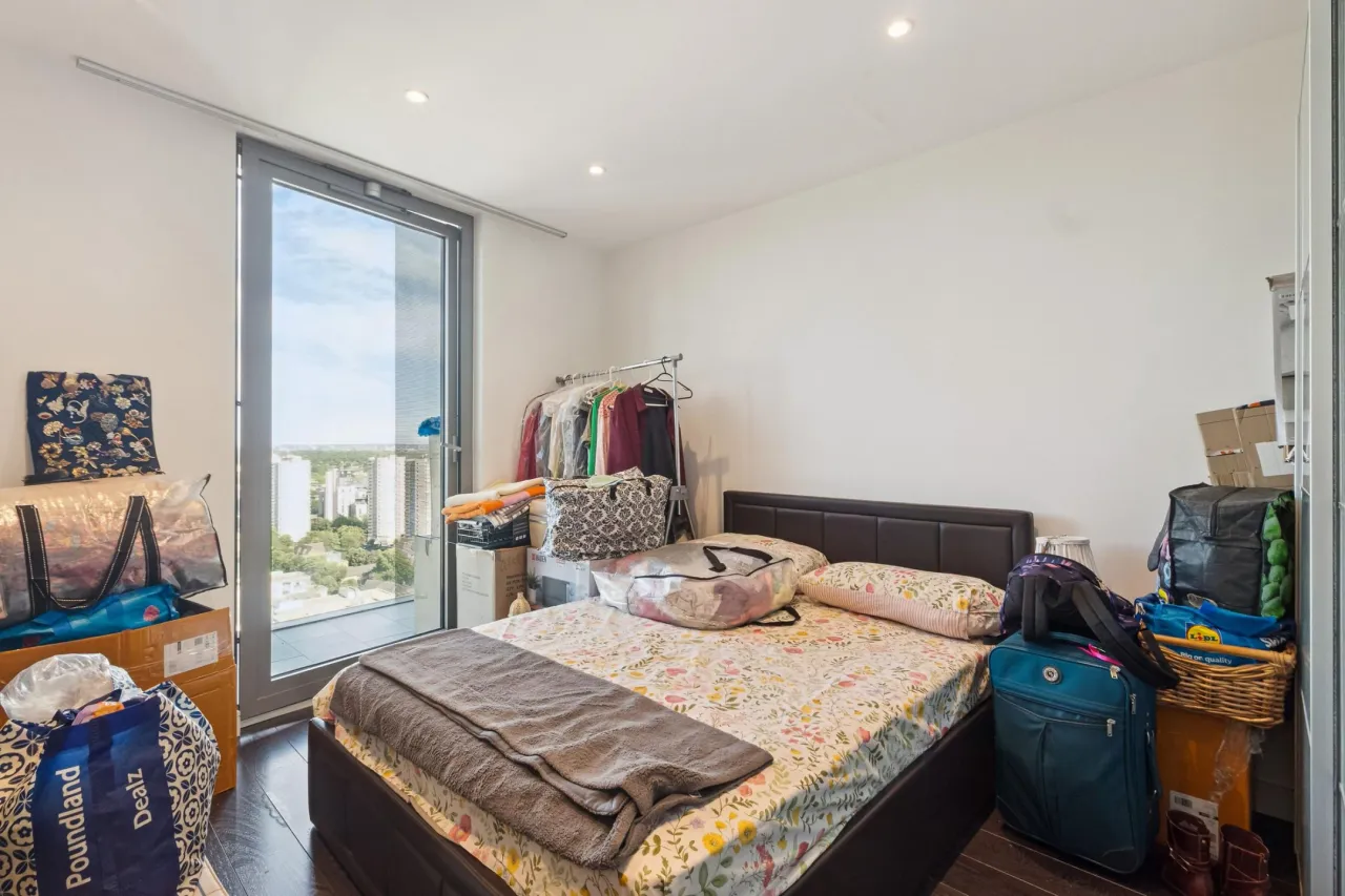 Ealing Road, Brentford, TW8, photo 14