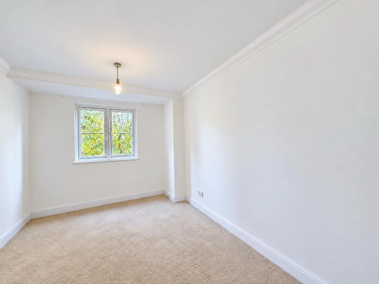 Thorney Mill Road, West Drayton, UB7, photo 11