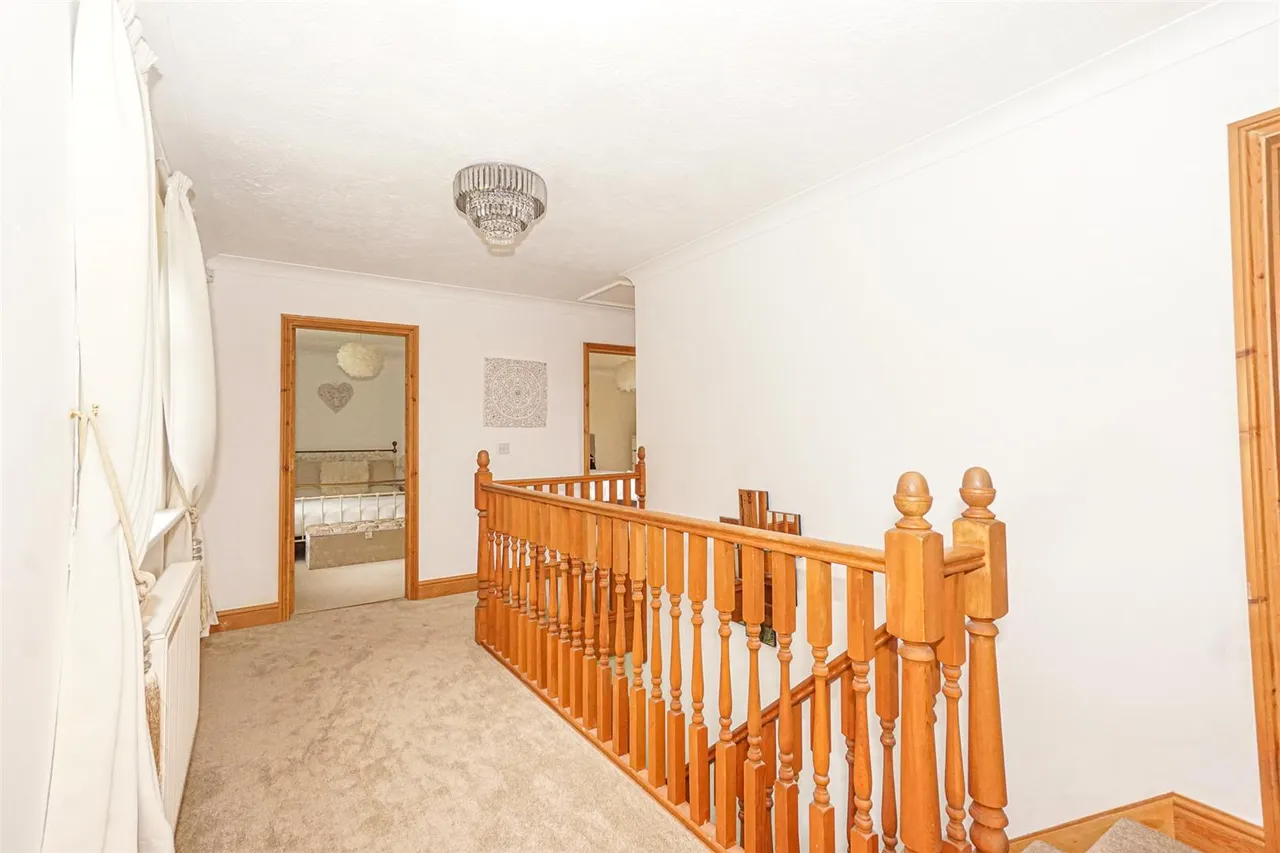 St Helens Park Road, Hastings, photo 25