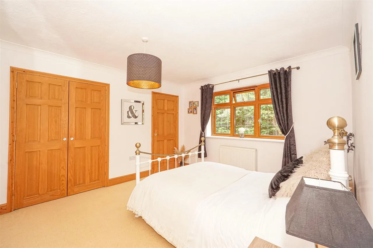 St Helens Park Road, Hastings, photo 8