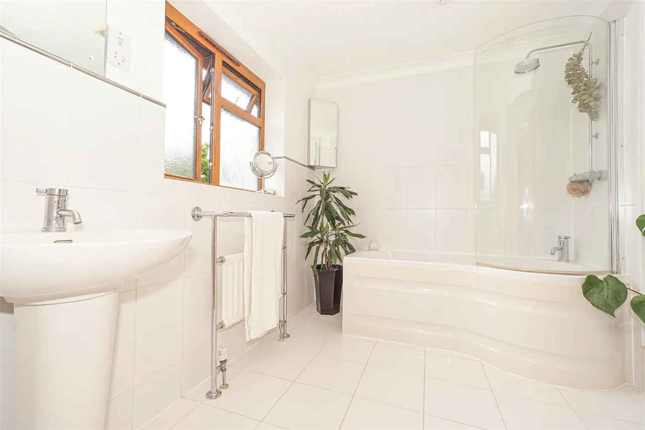 St Helens Park Road, Hastings, photo 9