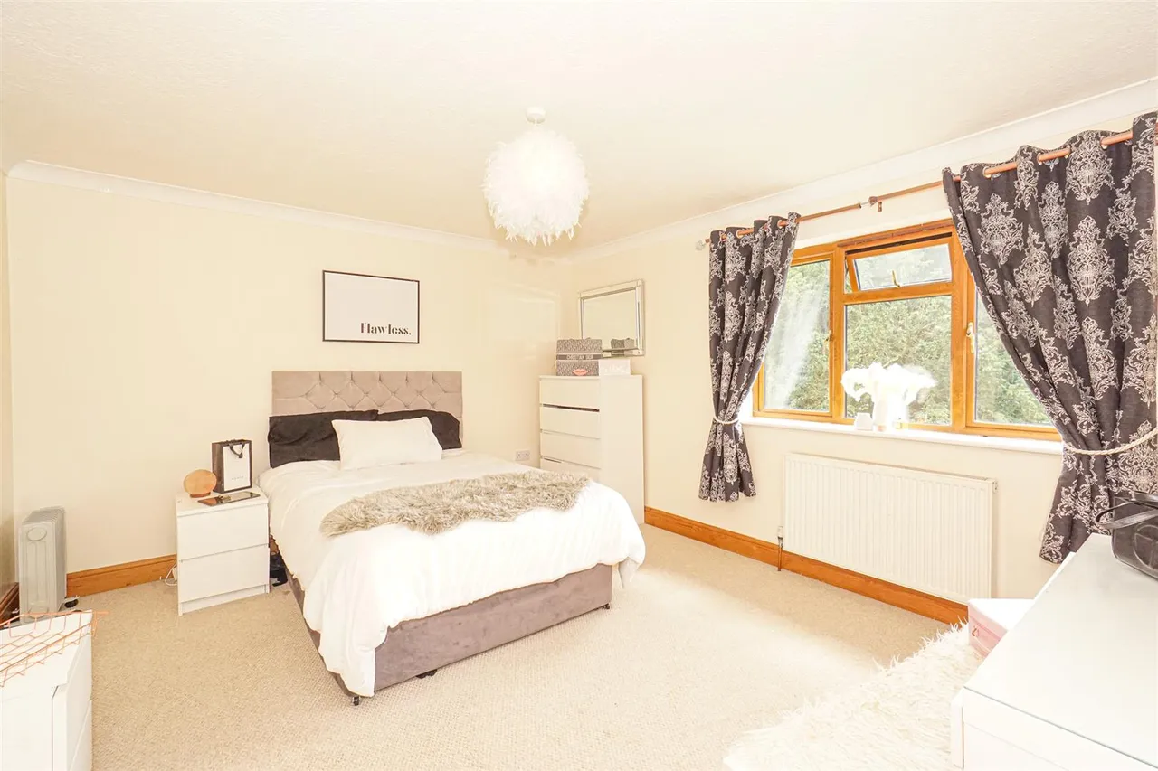 St Helens Park Road, Hastings, photo 10