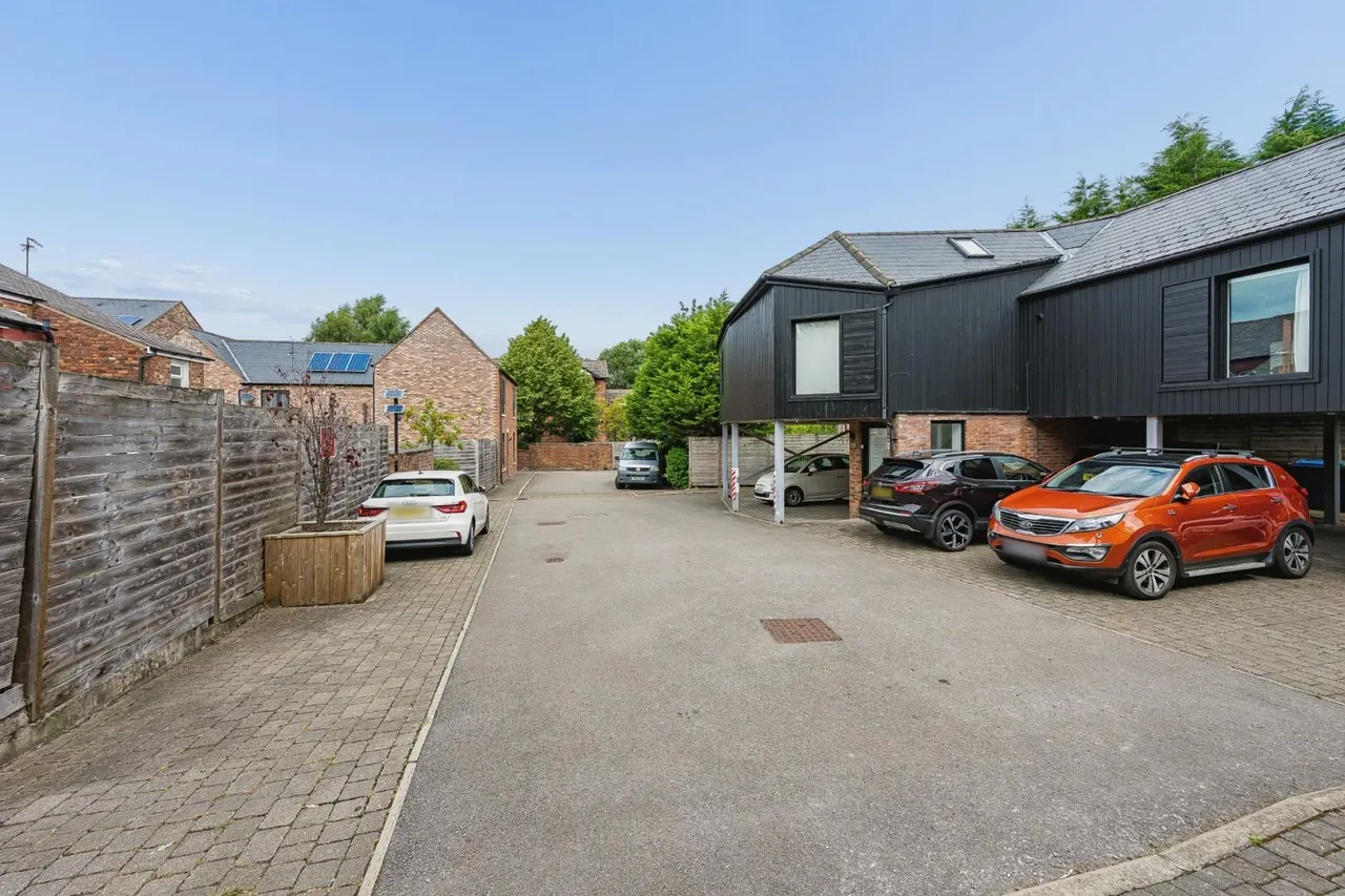 Church Road, Northenden, M22, photo 32