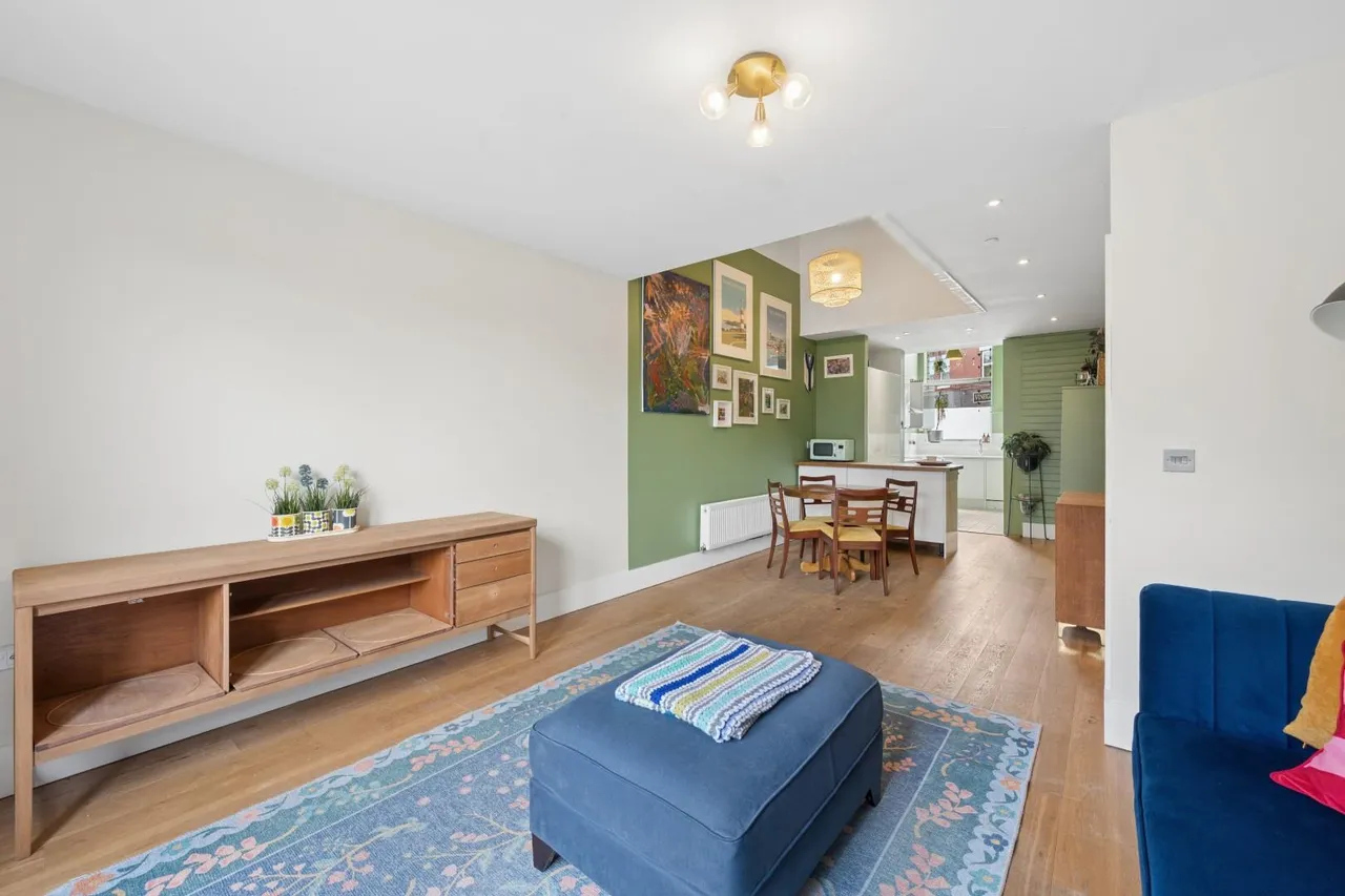 Church Road, Northenden, M22, photo 5