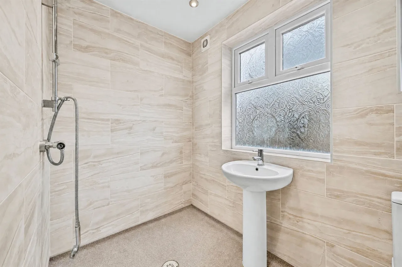 Gillsway, Northampton, NN2, photo 9