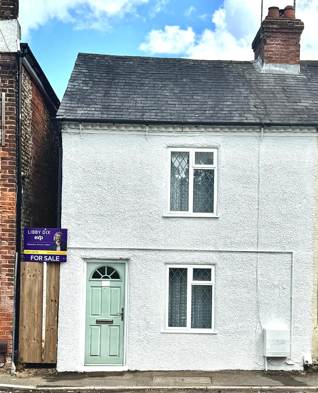 2 bed house for sale — Farnborough Road, Farnham, GU9 9BD