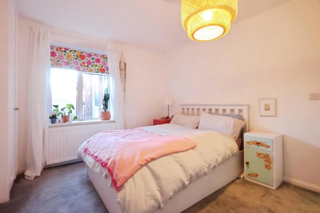Walsworth Road, Hitchin, photo 7