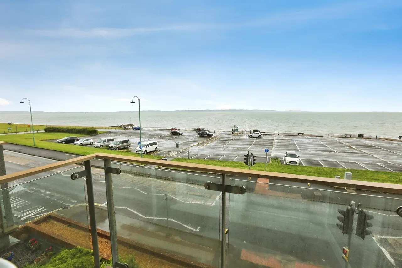 Beach Road, Lee-On-The-Solent, PO13, photo 13