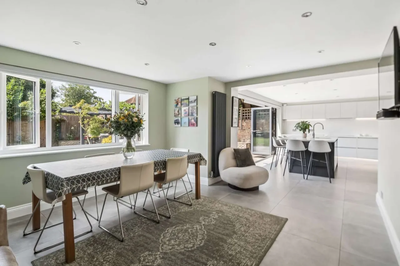 Abbey Road, Bourne End, Buckinghamshire, SL8 5NZ, photo 2