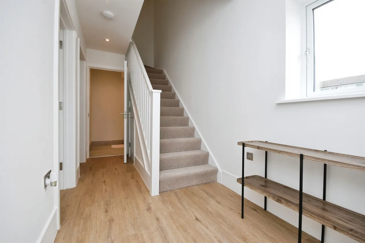 Clarendon Mews, Pitsea, SS13, photo 3