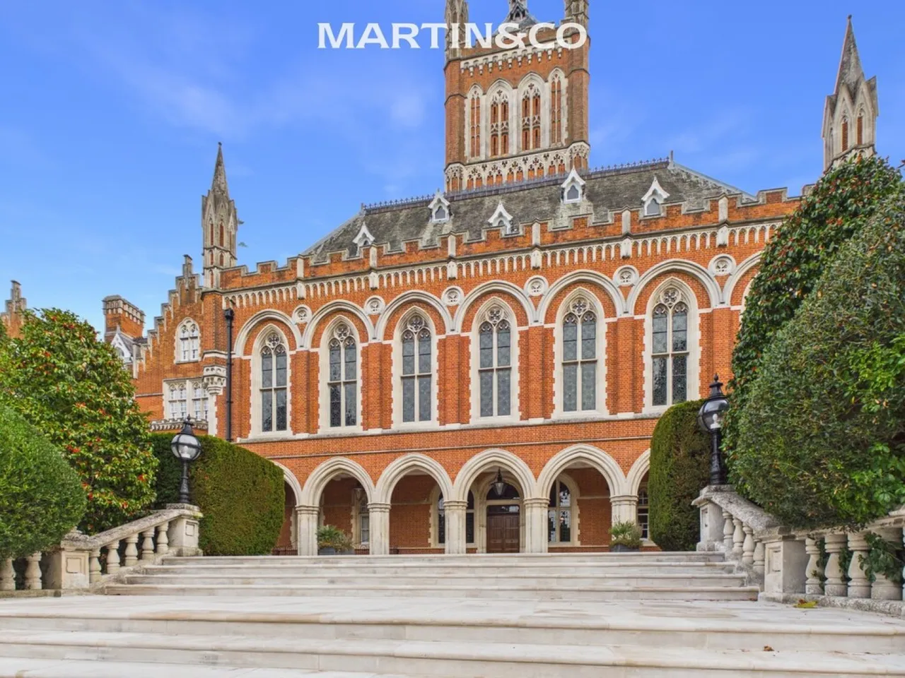 2 bed flat to rent, Holloway Drive, Virginia Water, GU25