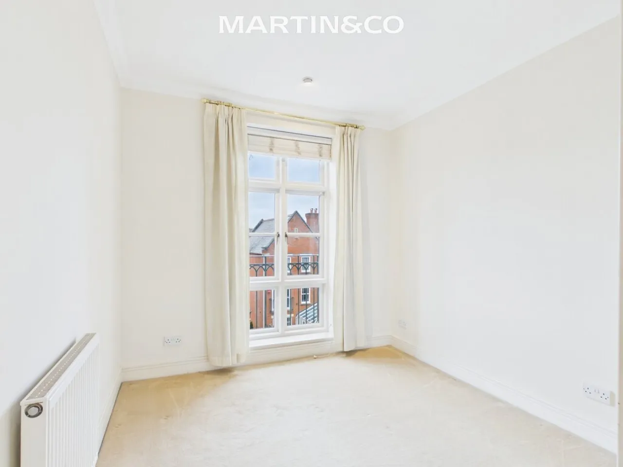Holloway Drive, Virginia Water, GU25, photo 13