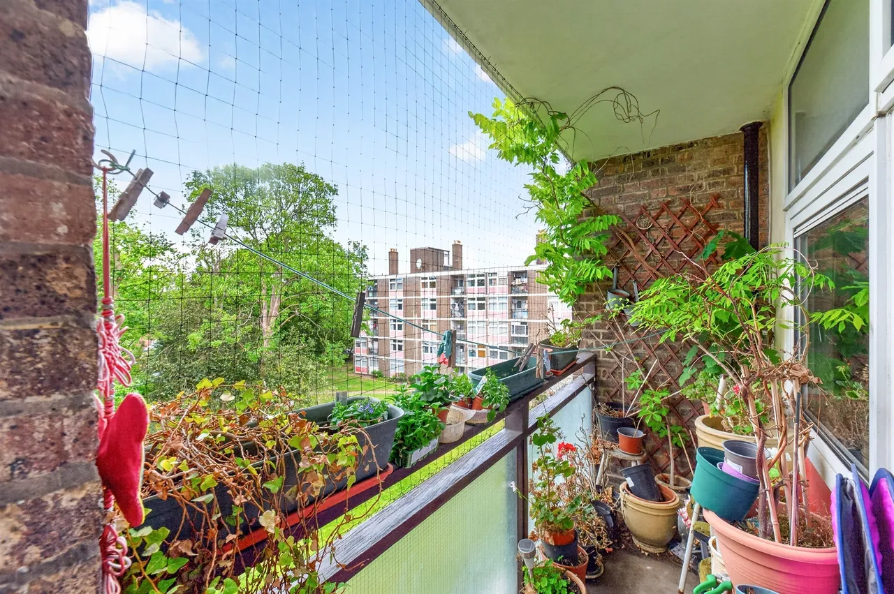 Swanton Gardens, London, photo 6