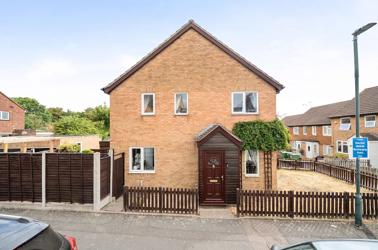 2 bed house for sale — Cheshunt Road, Belvedere, DA17