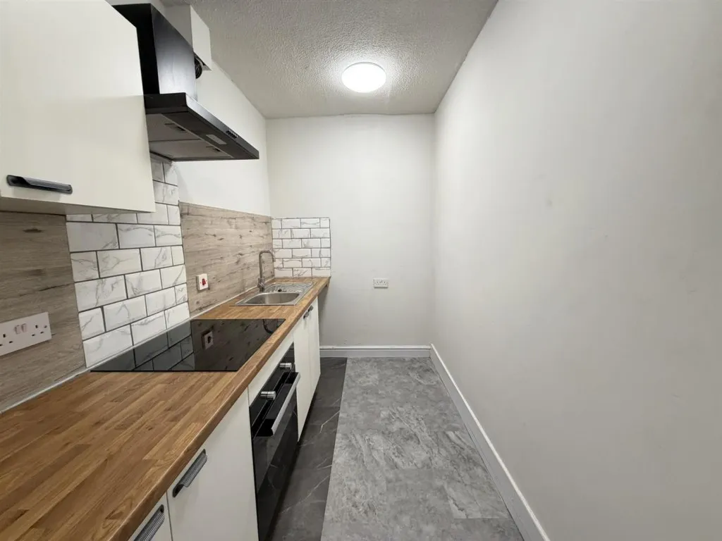 Manor Row, Bradford, BD1, photo 7