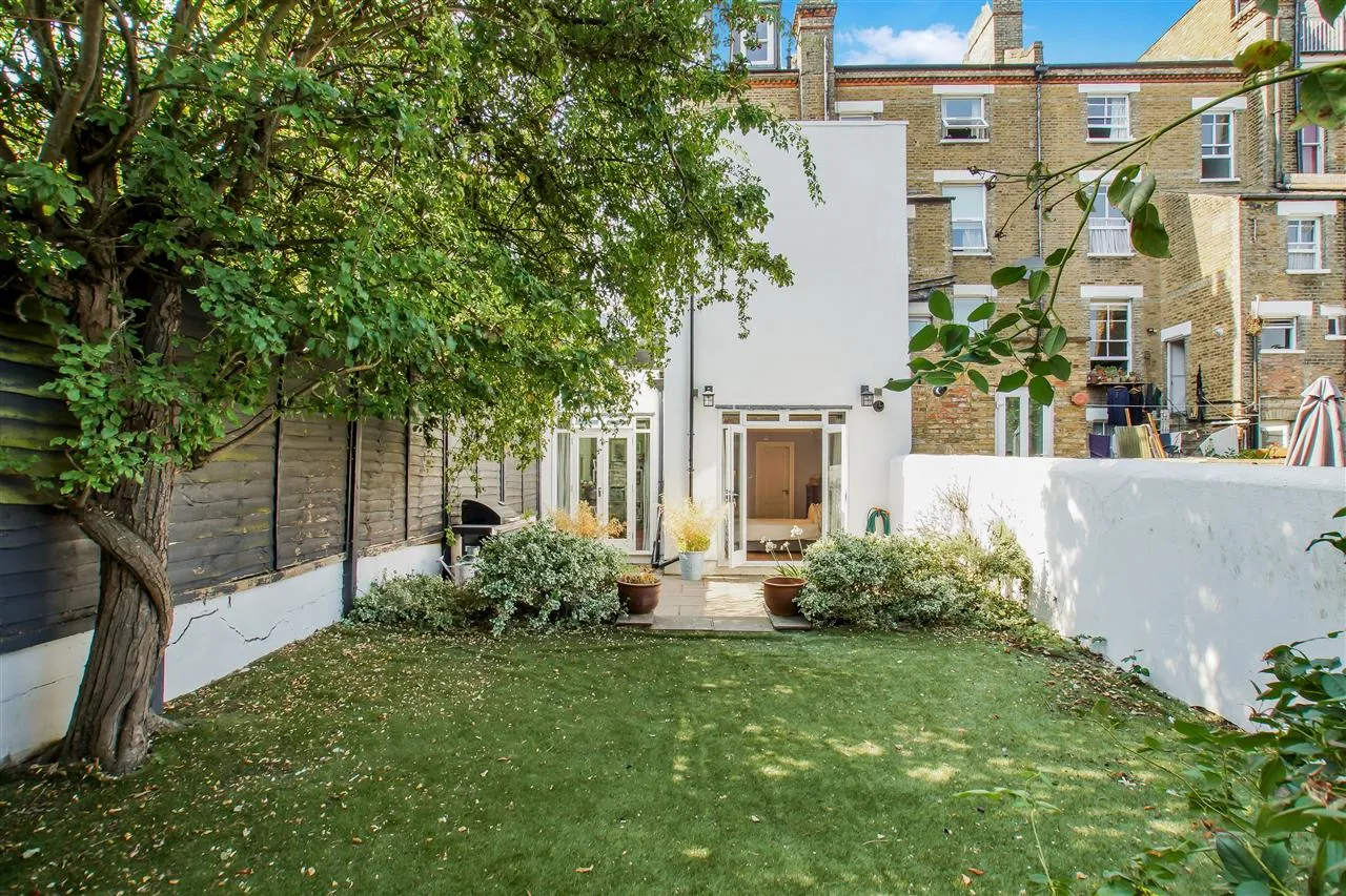 St John's Villas, London, photo 3