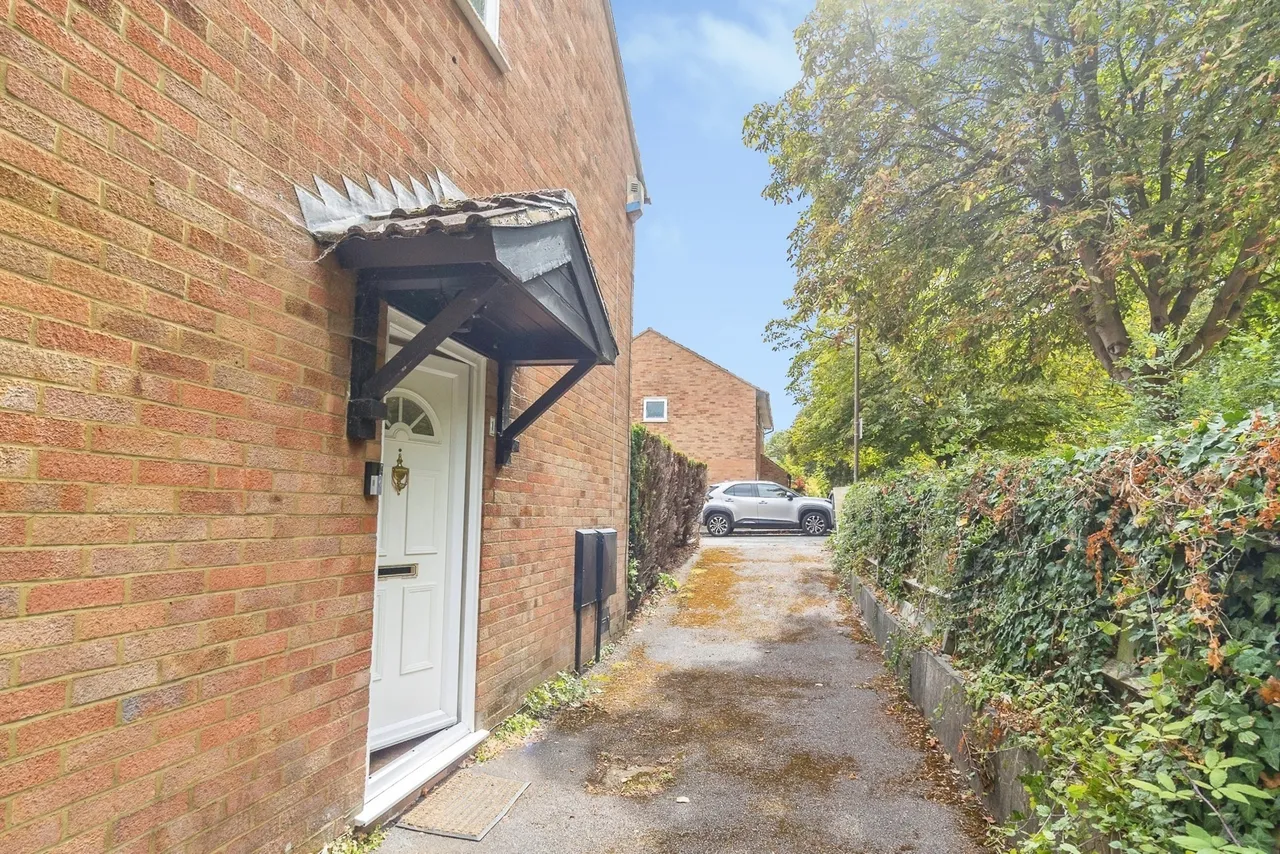 Squires Close, Coffee Hall, Milton Keynes, Buckinghamshire, MK6, photo 14